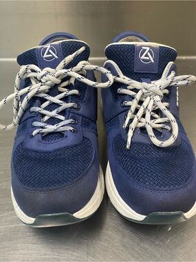 Men's Navy Athletic Sneakers with Breathable Mesh